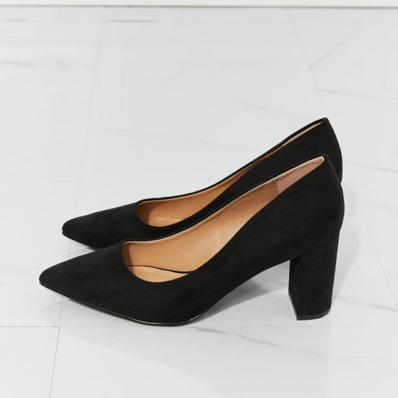 Qupid Point Toe Pumps in Black - Picture 5 of 7